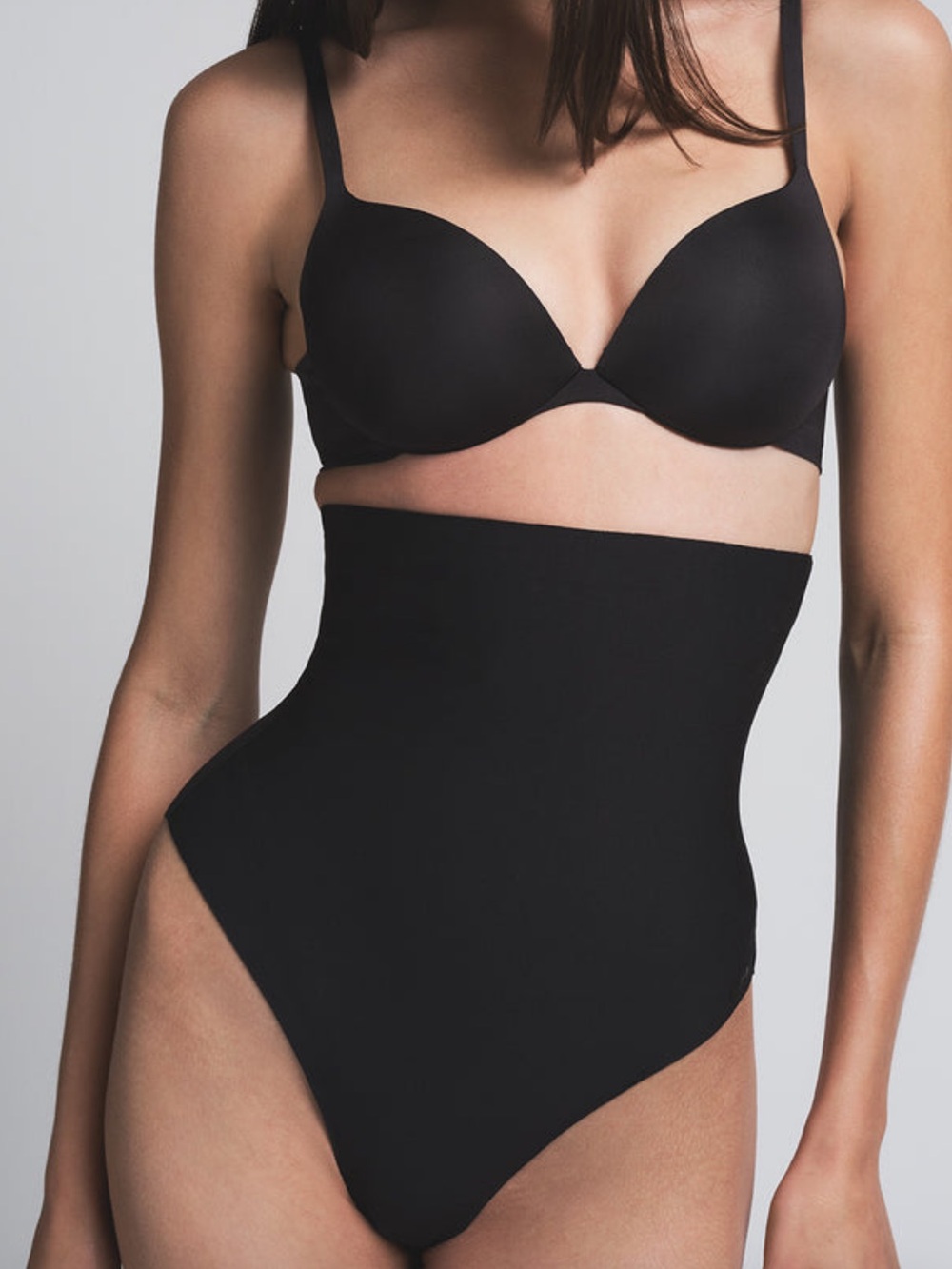 NWT SKIMS Body Core High Waisted Thong in shade Onyx